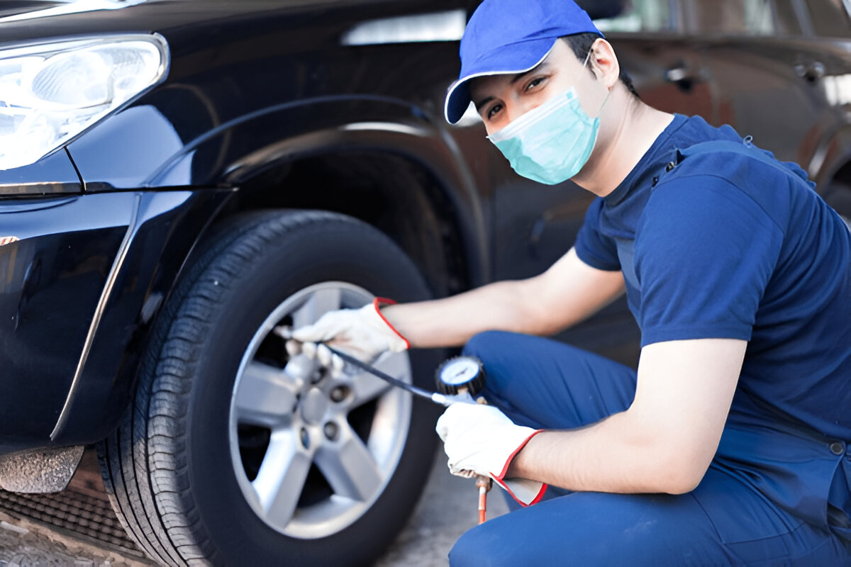 mobile tyre puncture services by technicians